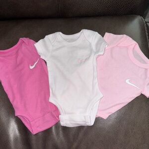 NIKE NEWBORN ONSIE